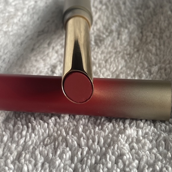 Stila Cosmetics Stay All Day Matte Lip Color in Kiss & Makeup - Picture 7 of 7